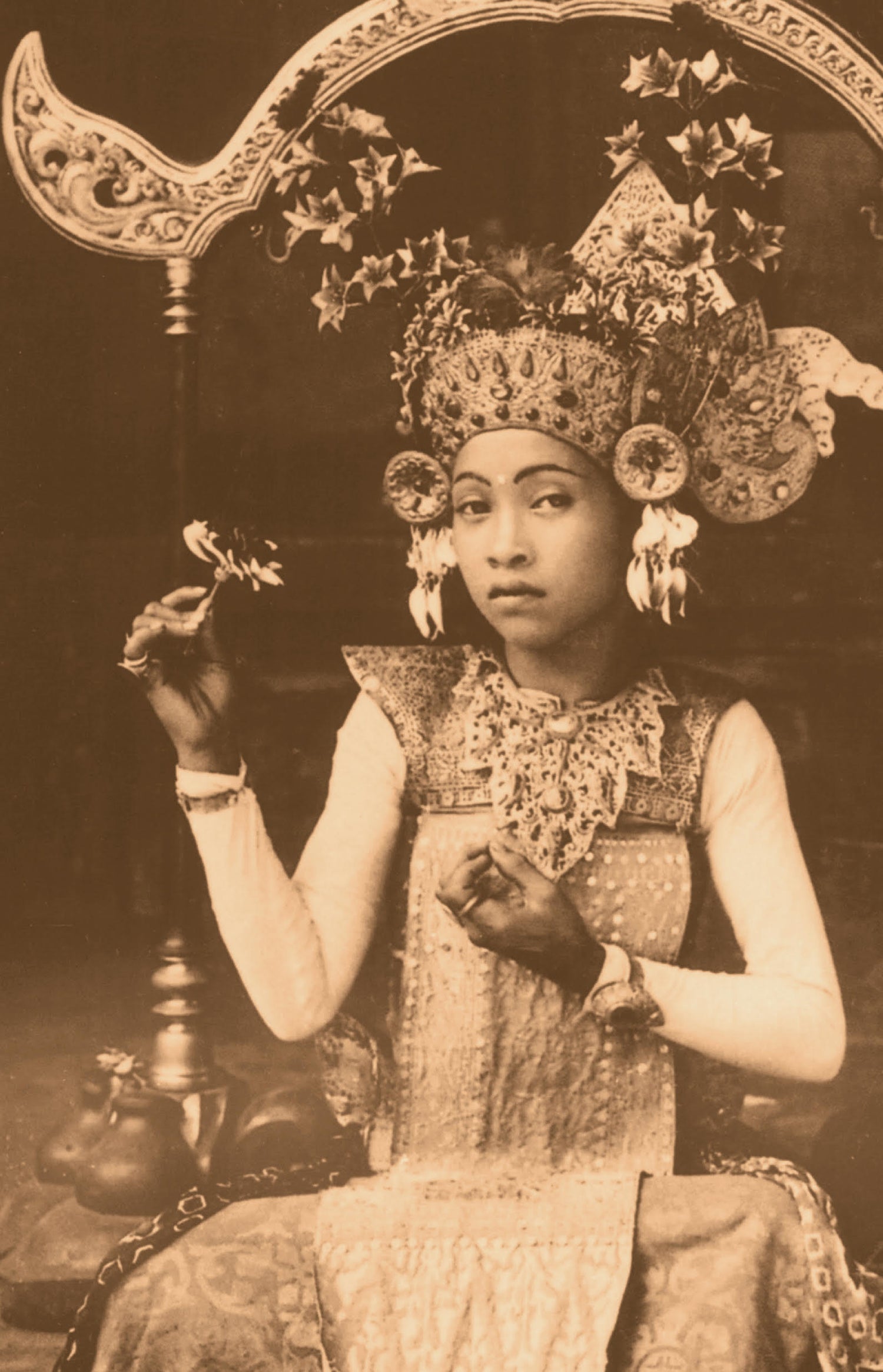 Organic body care products formulated with tropical Balinese ingredients, honoring Jamu tradition