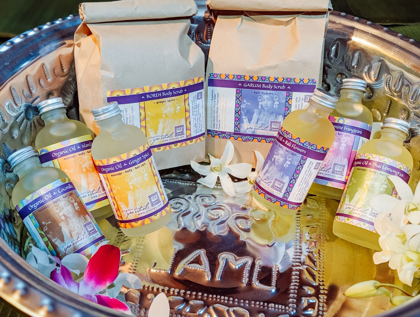 Experience Bali bliss in the comforts of your own home or spa studio. This package includes all of our Bali-inspired herbal traditions offering you a true tropical and healing spa experience. Great addition to any spa practitioners or massage therapist's practice.